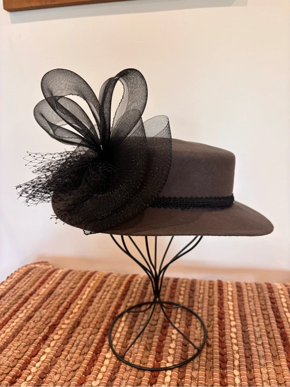Brown Wool Felt Wide Brim Fascinator Hat Black Sinamay Bow Veil Kentucky Derby - Picture 1 of 7